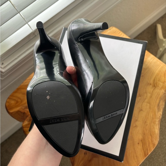 Nine West - Black Leather Closed Toe Heels - Picture 4 of 4